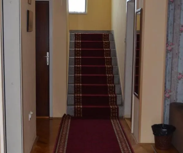 Dhabi Sweet בית נופש Doglodi